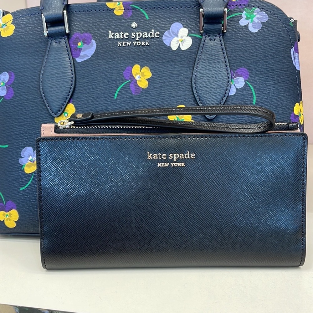 Kate Spade Spencer Continental Wristlet
Black - Picture 10 of 16
